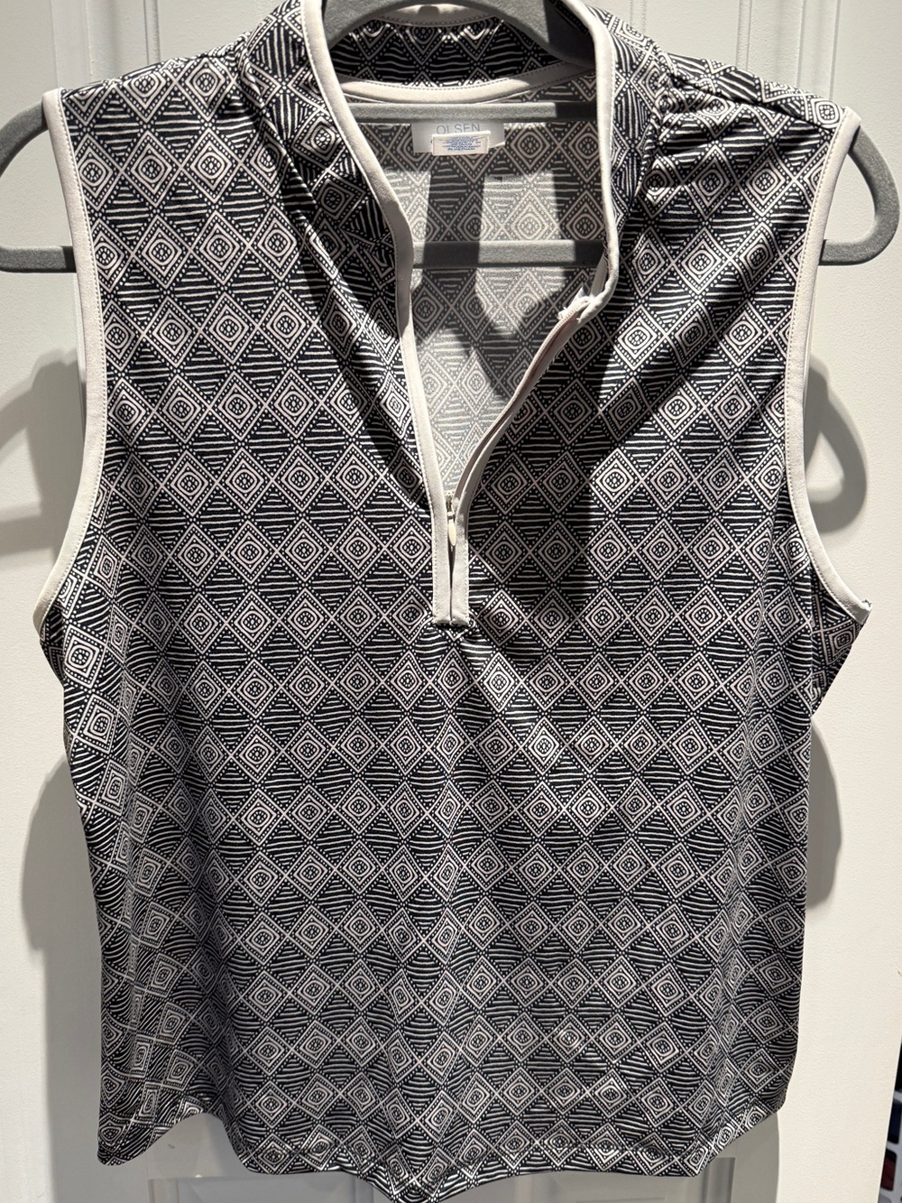 Sigrid Olsen Black & White Geometric Zip Tank